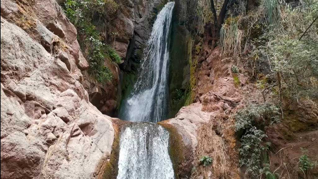Sirenachayoq waterfall