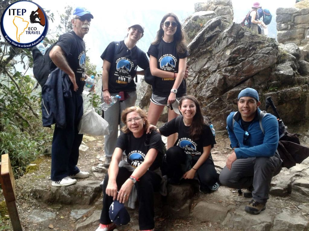 Short Inca Trail in 2 days by Victoria Ines Driussi group - Short Inca Trail in 2 days by Victoria Ines Driussi group