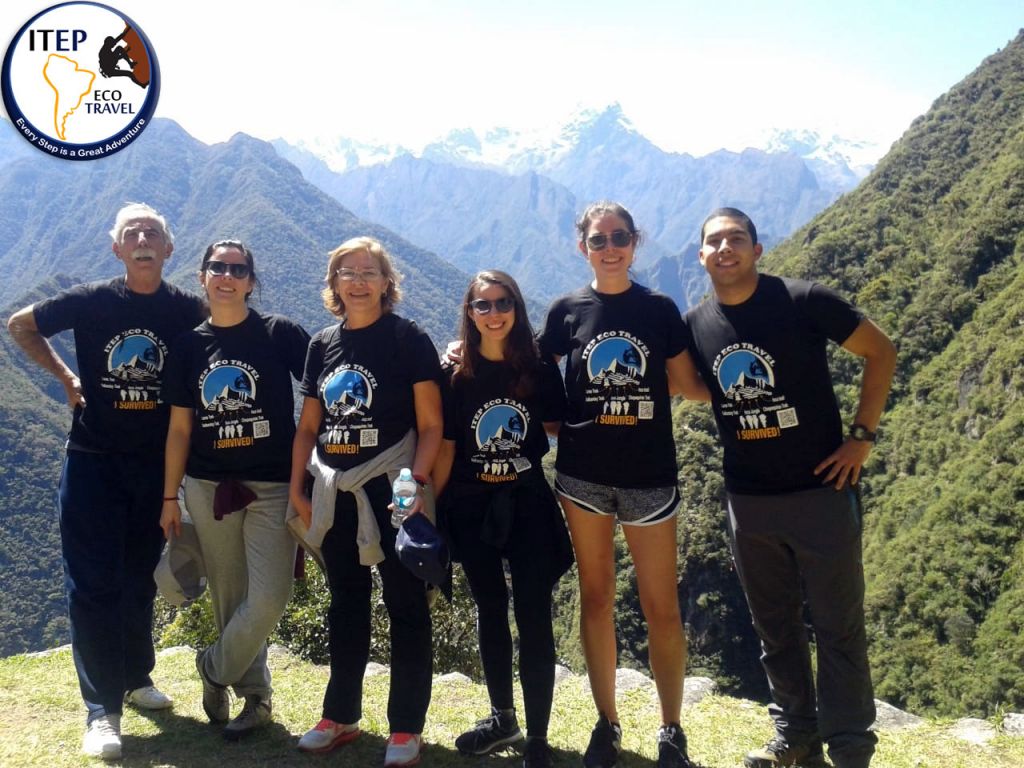 Short Inca Trail in 2 days by Victoria Ines Driussi group - Short Inca Trail in 2 days by Victoria Ines Driussi group