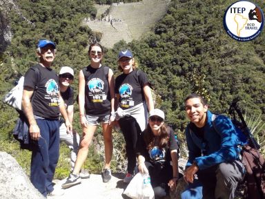 Short Inca Trail in 2 days by Victoria Ines Driussi group