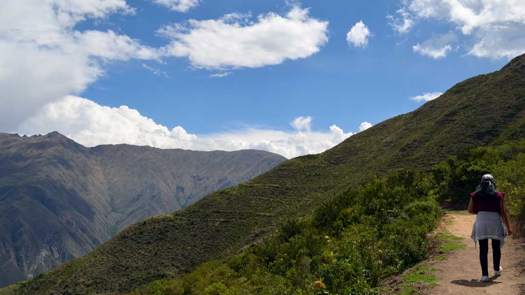 Trekking to Chonta Canyon